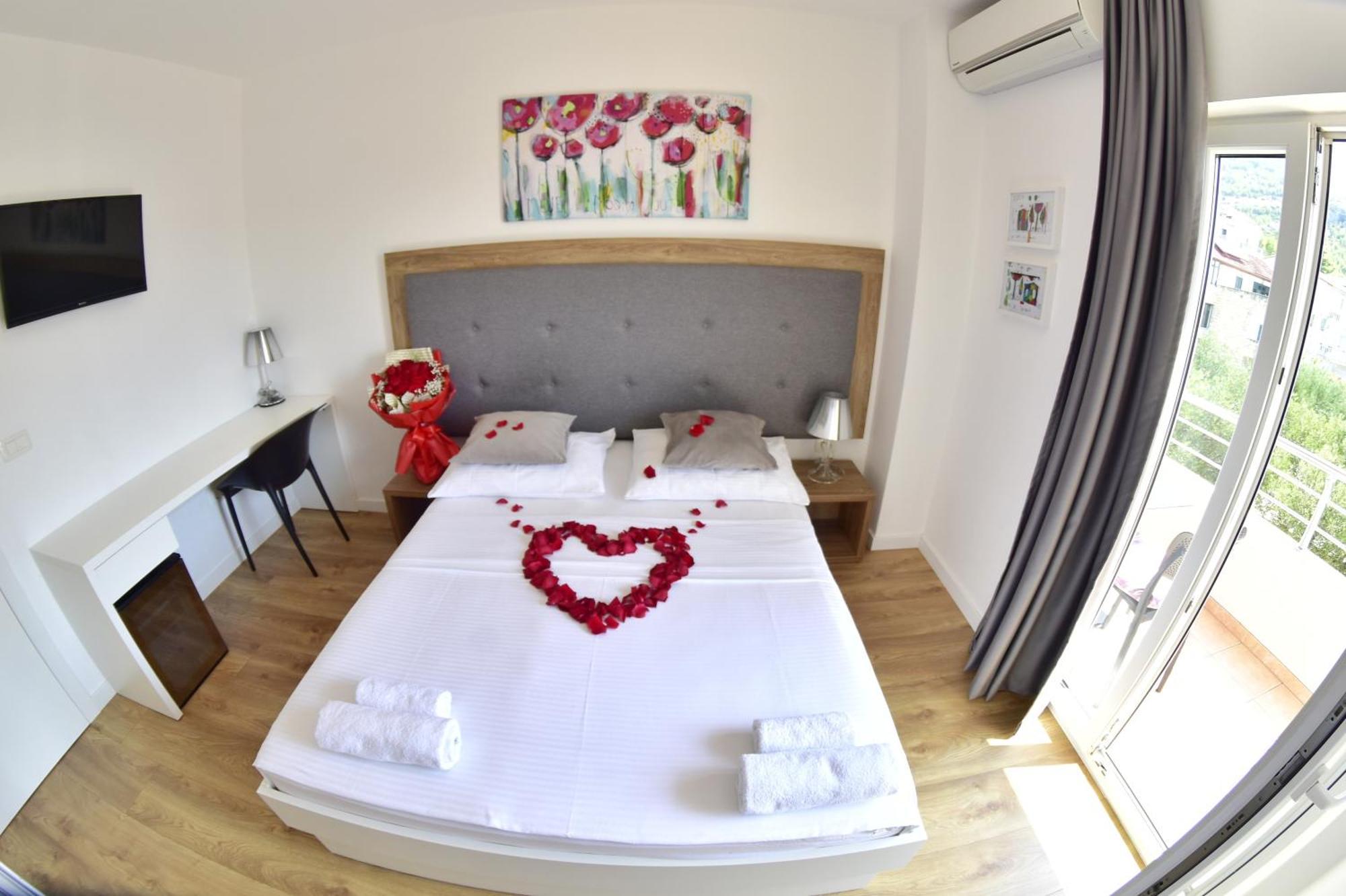 Pansion Mlikota Bed & Breakfast Promajna Ngoại thất bức ảnh